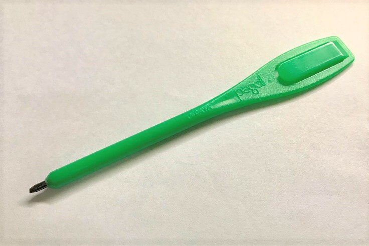 競馬場で無料配布されている緑の鉛筆